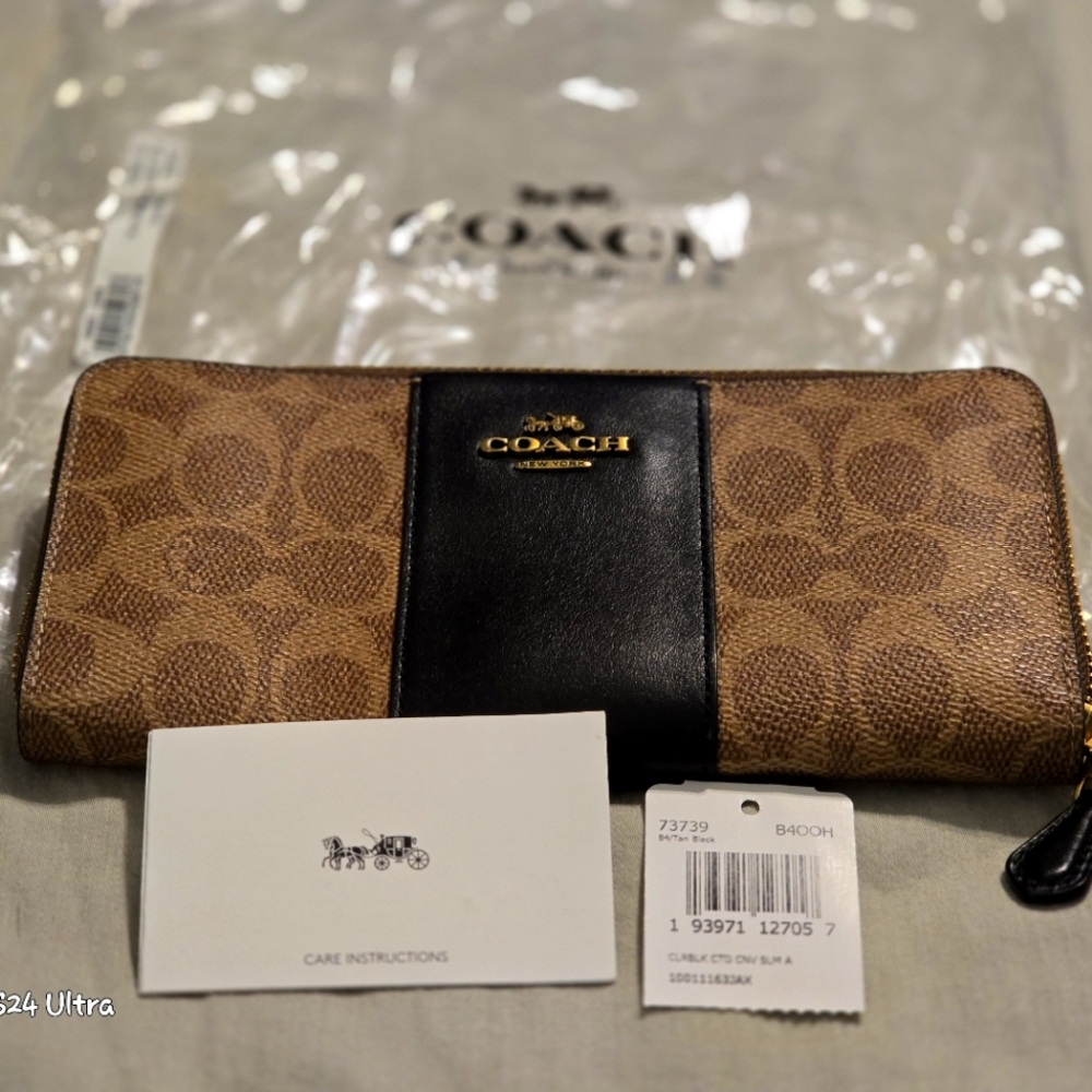 Coach Womens Tan & Black Wallet